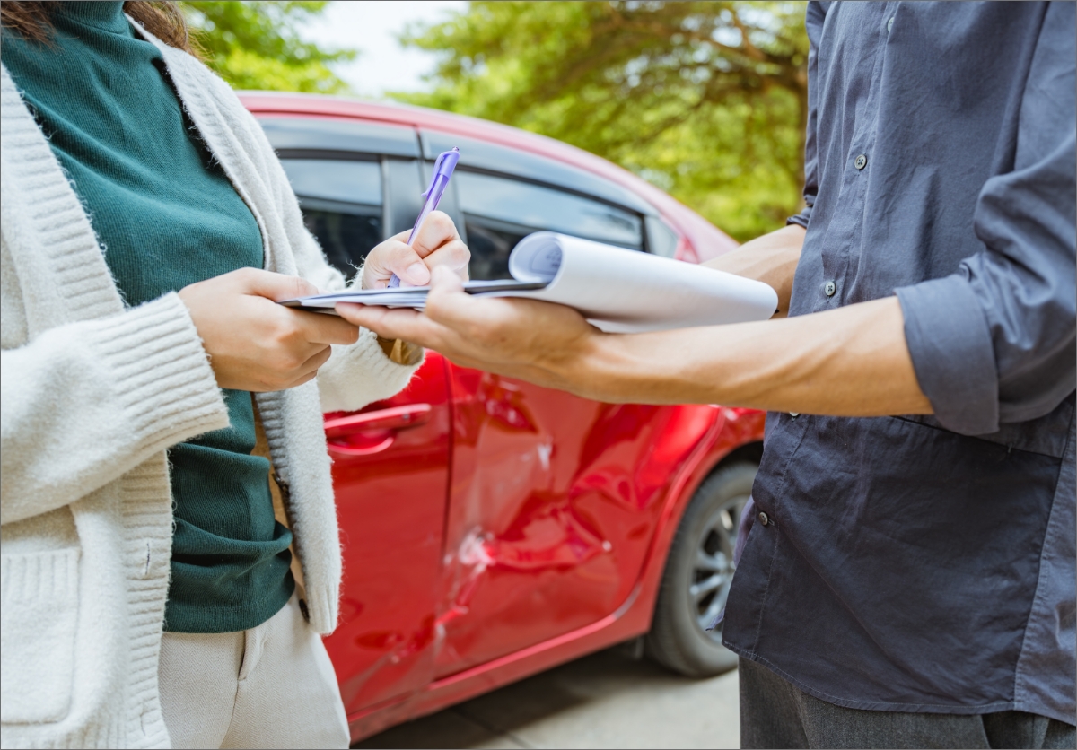 Read more about the article How To Protect Yourself After An Auto Accident